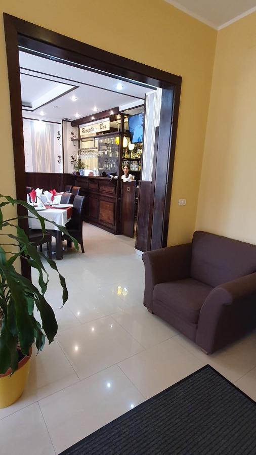 Pensiunea Select Arad Ngoại thất bức ảnh