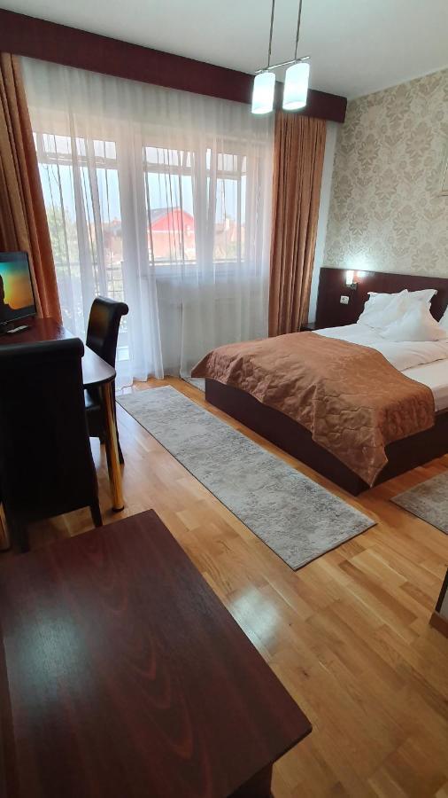 Pensiunea Select Arad Ngoại thất bức ảnh