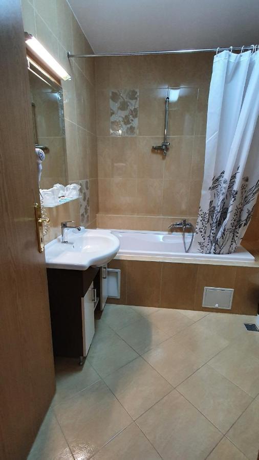 Pensiunea Select Arad Ngoại thất bức ảnh