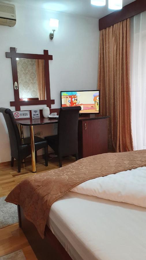Pensiunea Select Arad Ngoại thất bức ảnh