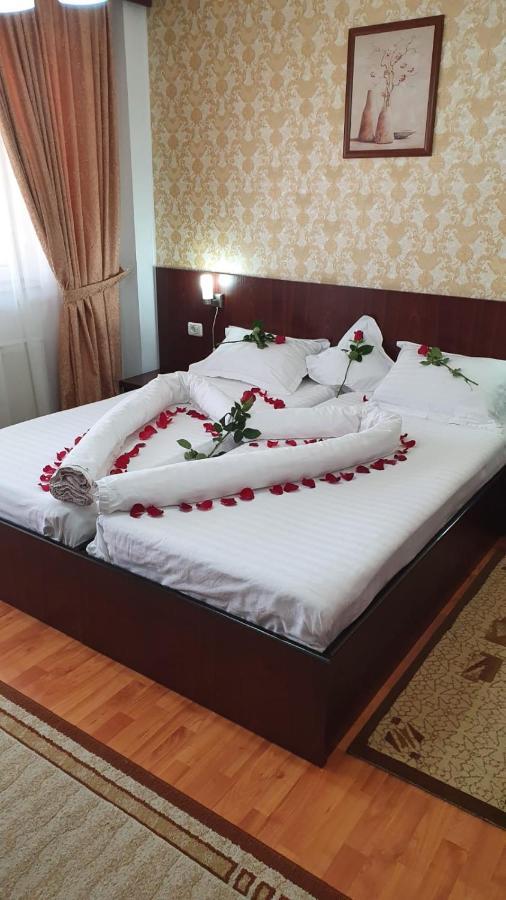 Pensiunea Select Arad Ngoại thất bức ảnh