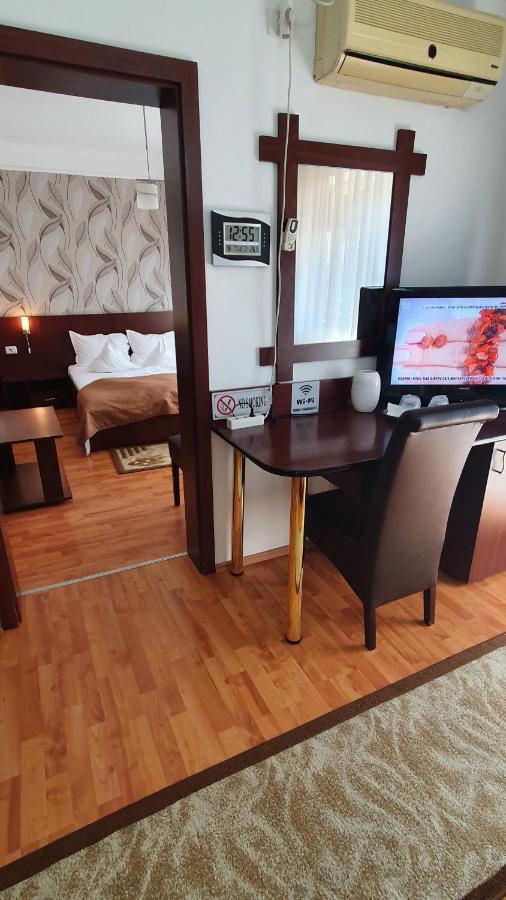 Pensiunea Select Arad Ngoại thất bức ảnh