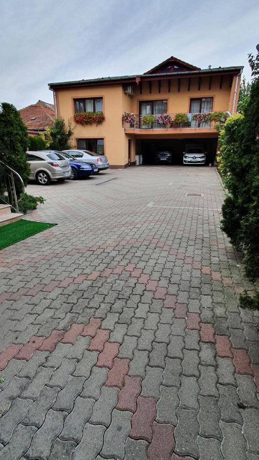 Pensiunea Select Arad Ngoại thất bức ảnh