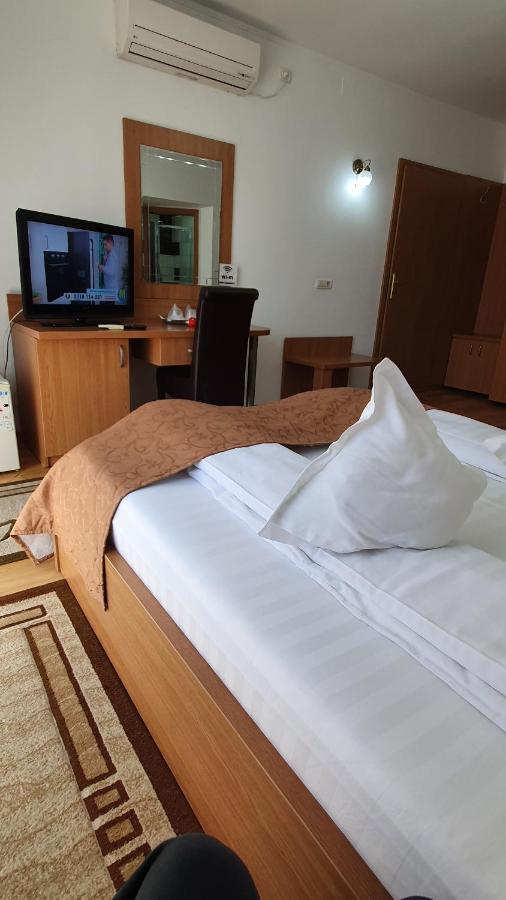 Pensiunea Select Arad Ngoại thất bức ảnh