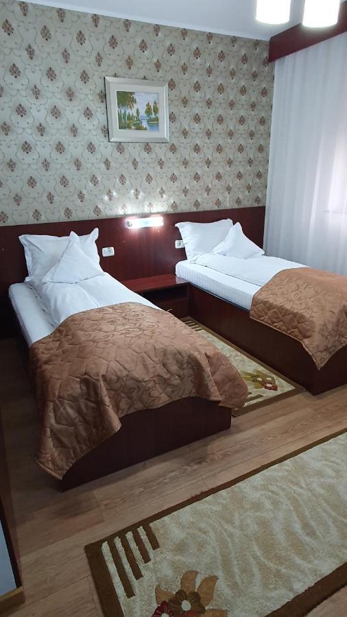 Pensiunea Select Arad Ngoại thất bức ảnh